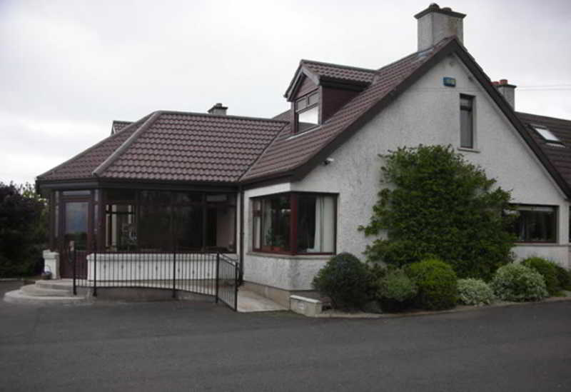 Browns Country House Hotel Bushmills Exterior photo